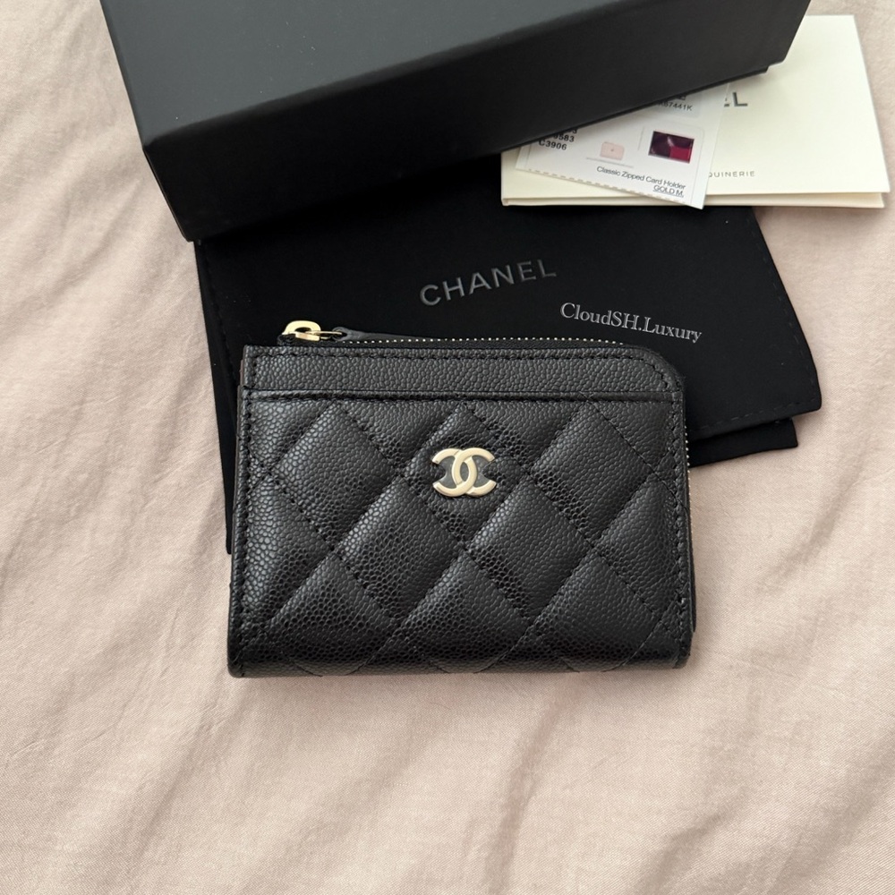 Auth BN Chanel Black Caviar Classic CC Logo Zip Card Holder Wallet